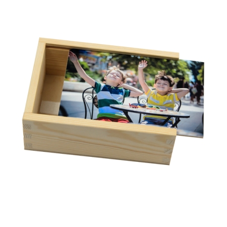 Drewniane pudeko ze zdjciem na zasuwce na odbitki 10x15